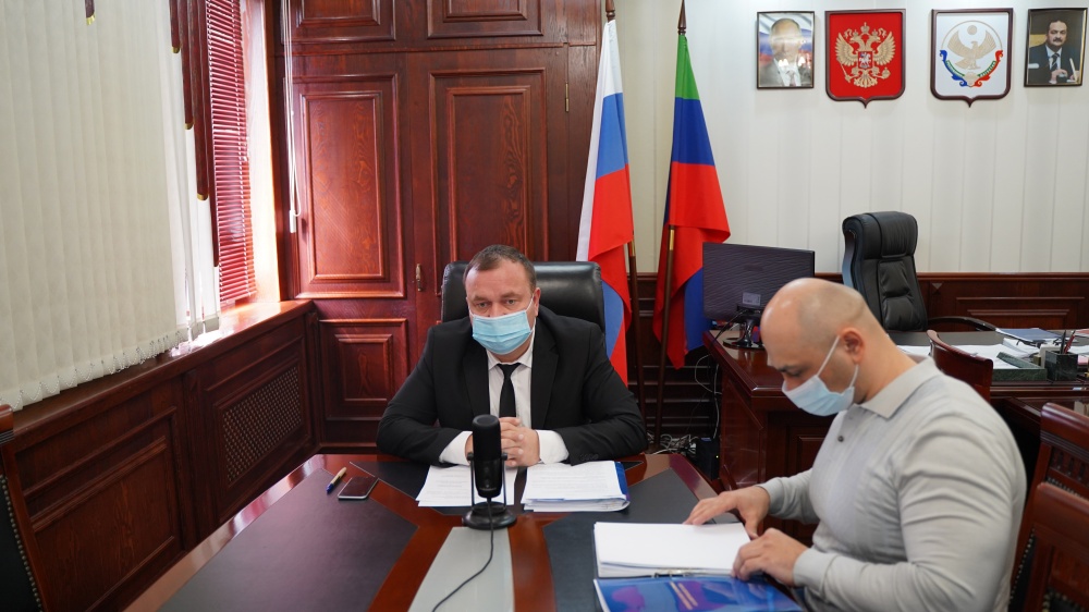 Администрация Хасавюртовского района приняла участие в работе совещания  в режиме видеоконференцсвязи под руководством Батыра Эмеева
