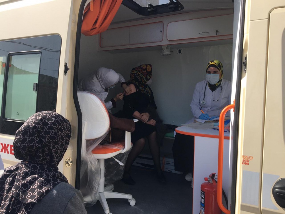 В Хасавюртовском районе продолжается  массовая вакцинация жителей и работников госучреждений