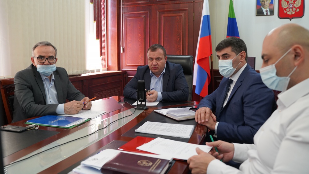 Администрация  Хасавюртовского района приняла участие в работе совещания  в режиме видеоконференцсвязи под руководством  Анзора Музаева