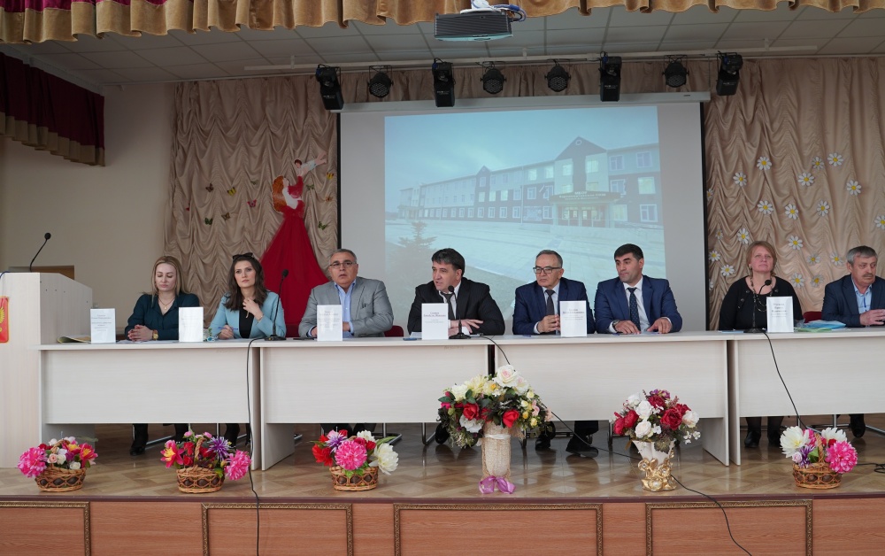 Руководство Дагестанского государственного аграрного университета им. М. Джамбулатова встретилось  со школьниками  Хасавюртовского района