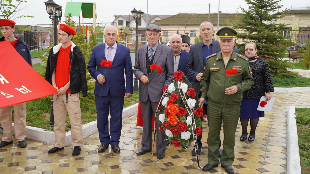 В Хасавюртовском районе у Мемориалов и Памятников ВОВ открыли «Вахту  Памяти – 2021»