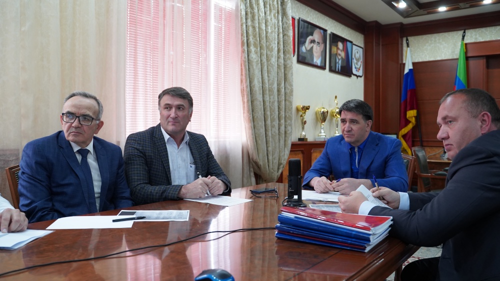 Глава Хасавюртовского района принял участие в работе Правительственного совещания в режиме видеоконференцсвязи под руководством Сергея Меликова