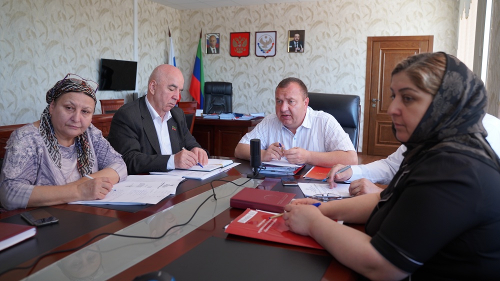 В администрации Хасавюртовского района состоялось плановое еженедельное совещание с главами поселений в режиме ВКС