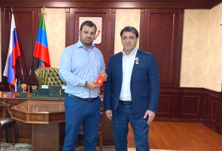 Глава Хасавюртовского района Джамбулат Салавов награжден медалью «За патриотизм»