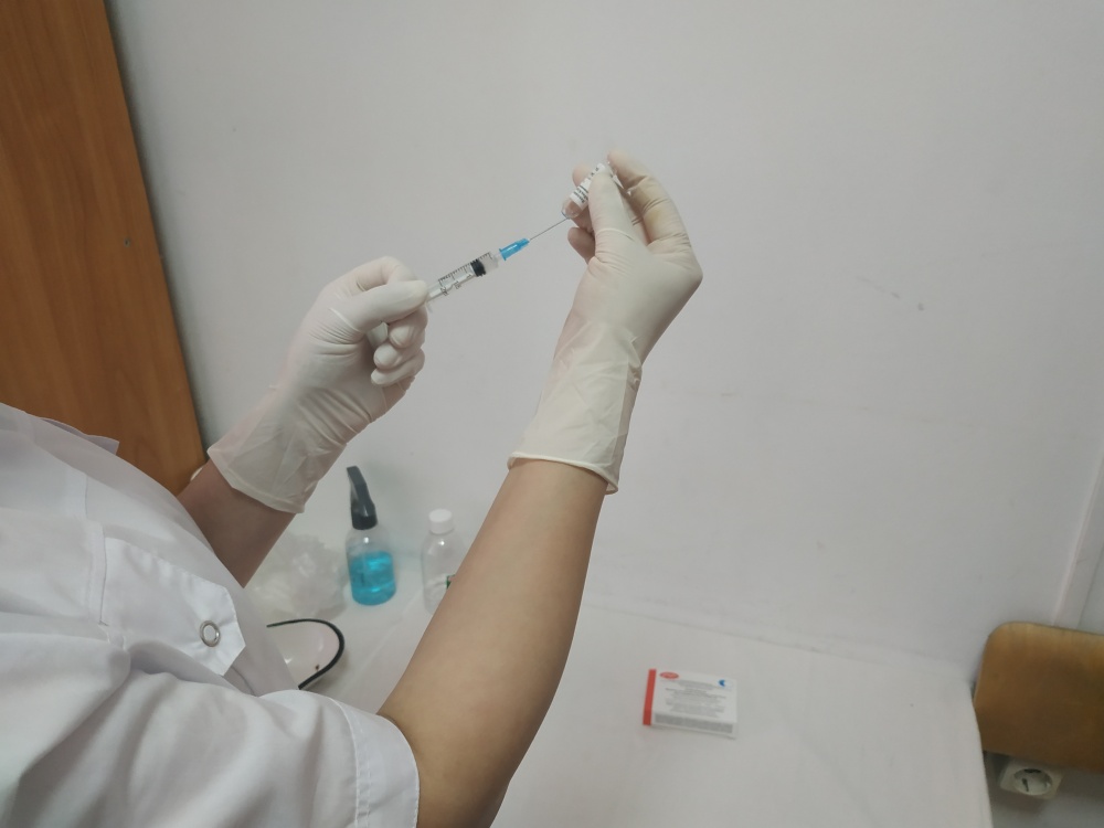 В Хасавюртовском районе проходит второй этап вакцинации населения  вакциной «ЭпиВакКорона».