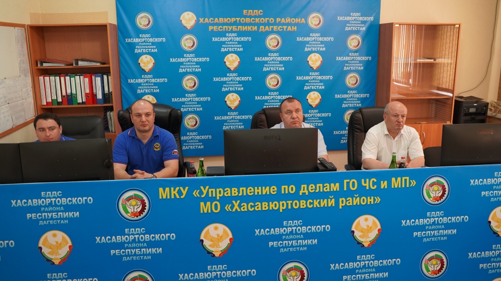Под руководством Сергея Меликова обсудили подготовку к летнему отдыху детей, защищенность населения от пожаров и других ЧС