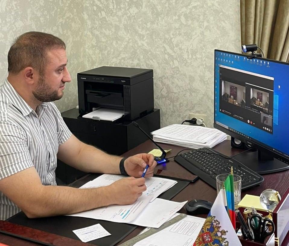 Министерством труда и социального развития Республики Дагестан провела  конференция в режиме ВКС с руководителями управлений социальной защиты населения