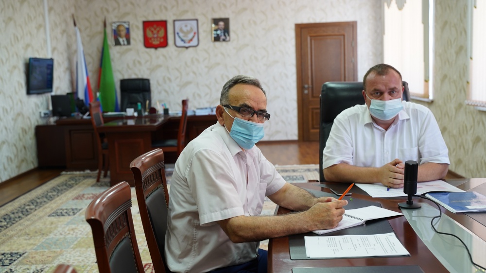 Администрация Хасавюртовского района приняла участие в работе совещания в режиме видеоконференцсвязи под руководством Мурада Казиева