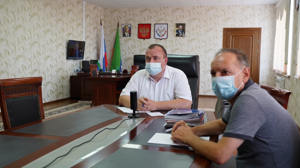 Администрация Хасавюртовского района приняла участие в работе Правительственного совещания в режиме видеоконференцсвязи под руководством Сергея Меликова