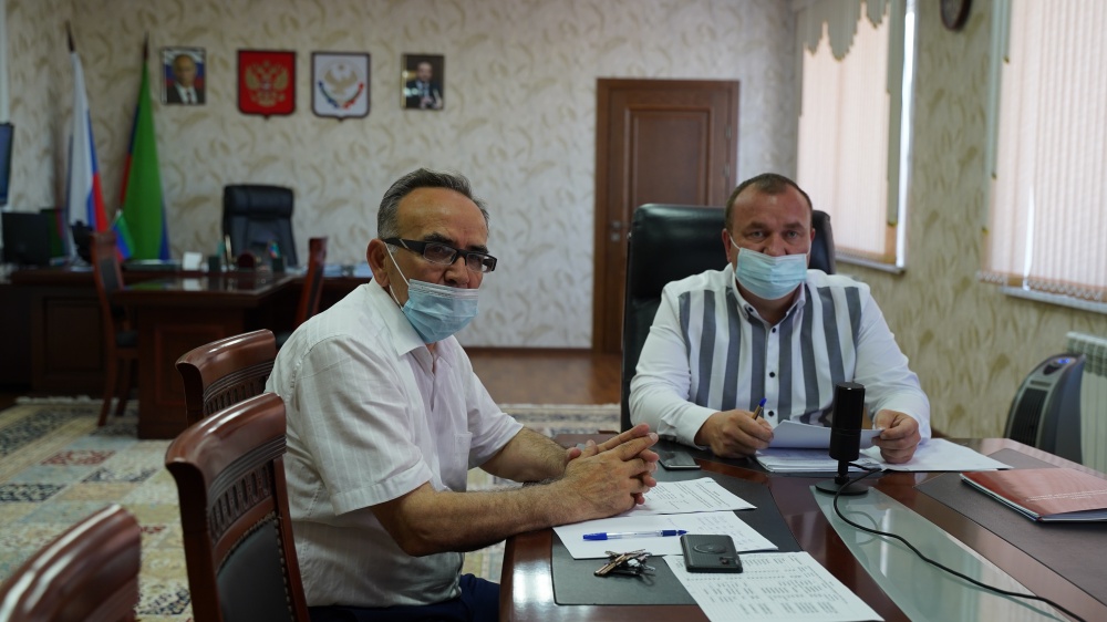 Администрация Хасавюртовского района приняла участие в работе Правительственного совещания в режиме видеоконференцсвязи под руководством Сергея Меликова