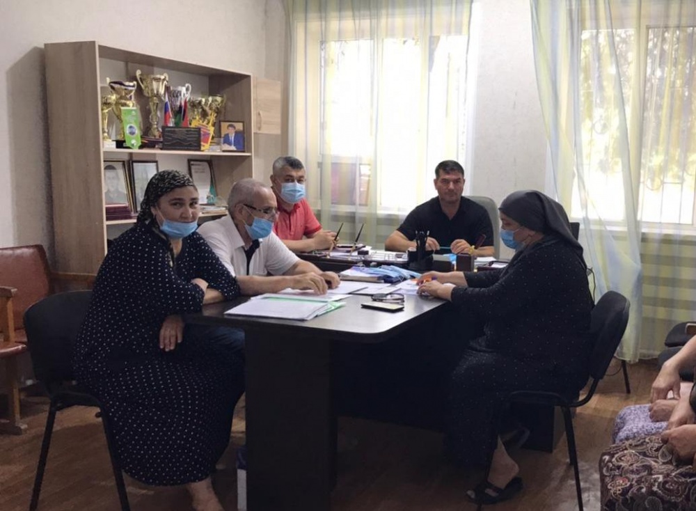 В УСЗН Хасавюртовского района обсудили вопросы оказания государственной социальной помощи на основании социального контракта на территории РД