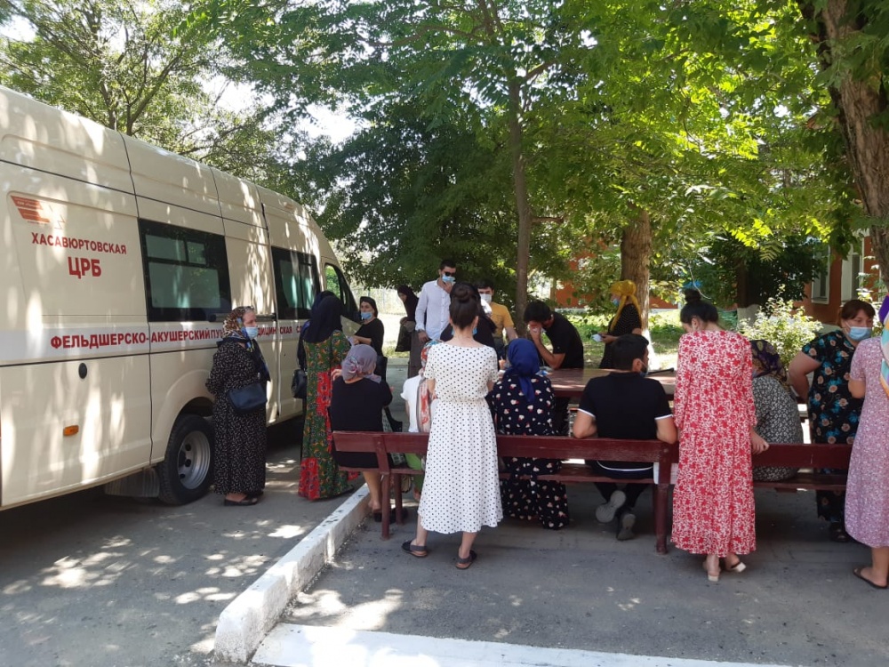 В Хасавюртовском районе продолжается  массовая вакцинация жителей и работников госучреждений