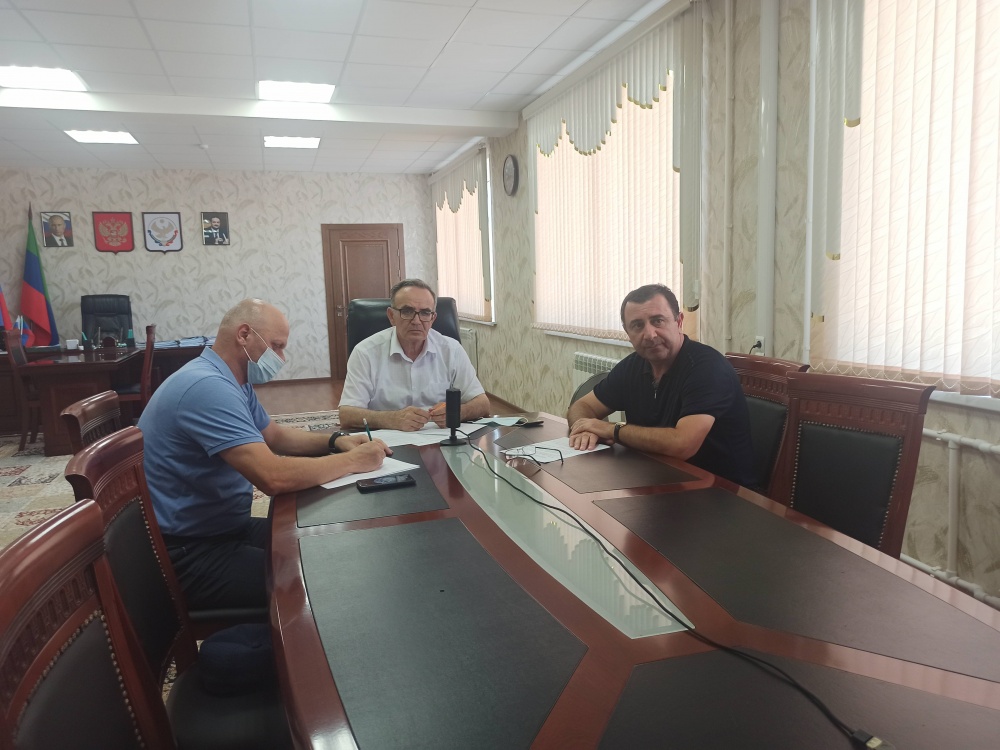 Администрация Хасавюртовского района приняла участие в работе совещания в режиме видеоконференцсвязи Министерства транспорта и дорожного хозяйства РД