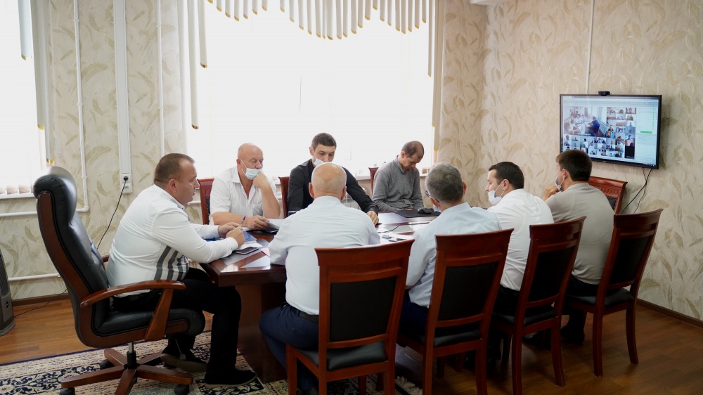 В администрации Хасавюртовского района состоялось рабочее совещание с главами поселений в режиме ВКС