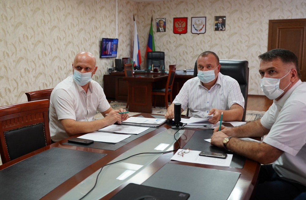 Администрация Хасавюртовского района приняла участие в работе заседания Республиканского штаба  в режиме видеоконференцсвязи под руководством Абдулпатаха Амирханова
