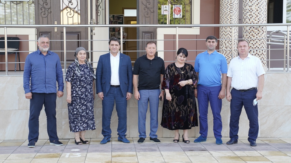 Глава Хасавюртовского района Джамбулат Салавов встретился с депутатом Государственной Думы Зауром Аскендеровым