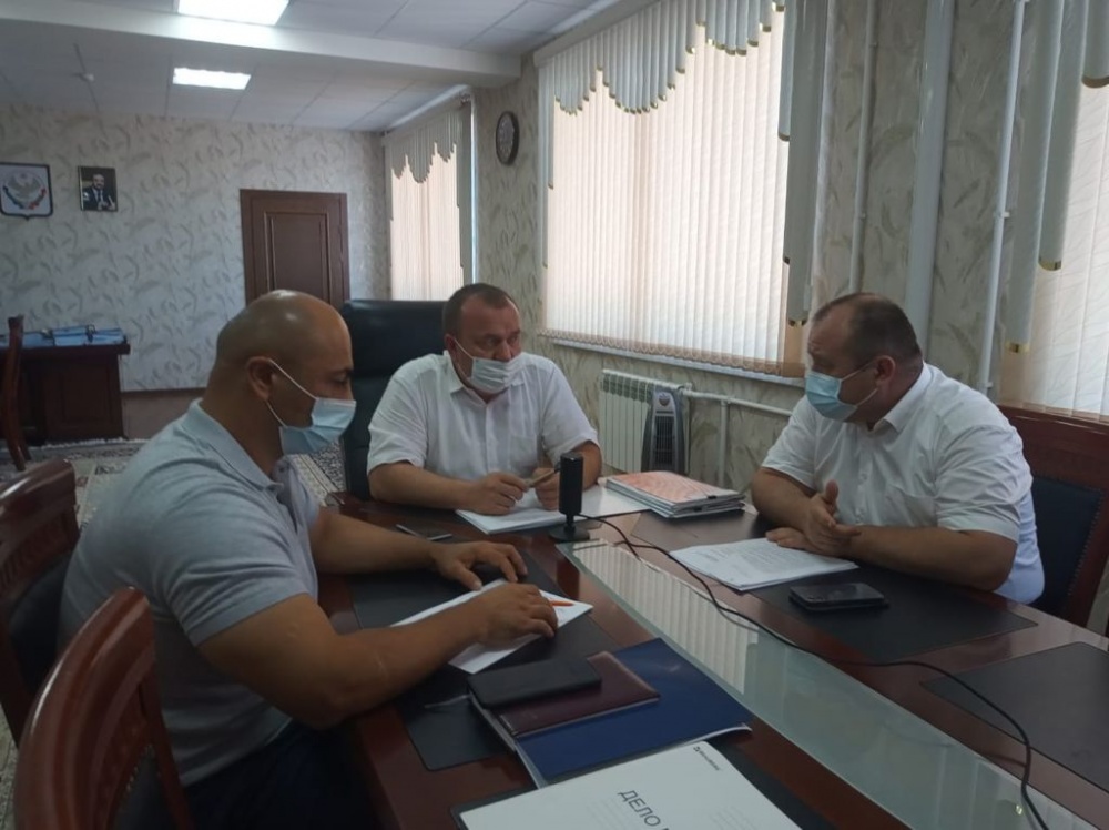 Администрация  Хасавюртовского района приняла участие в работе заседания Оперативного штаба в режиме видеоконференцсвязи под руководством Сергея Меликова