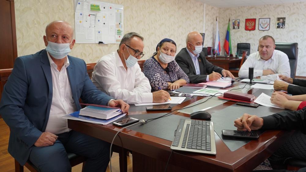 В администрации Хасавюртовского района состоялось рабочее совещание с главами поселений в режиме ВКС