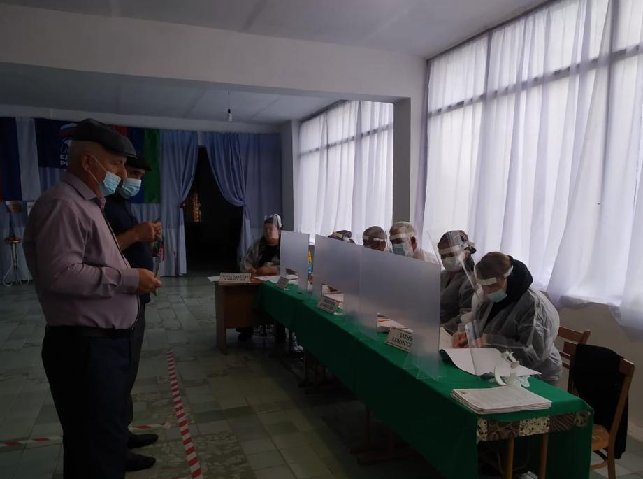 В первый день голосования власти Хасавюртовского района отмечают активность избирателей