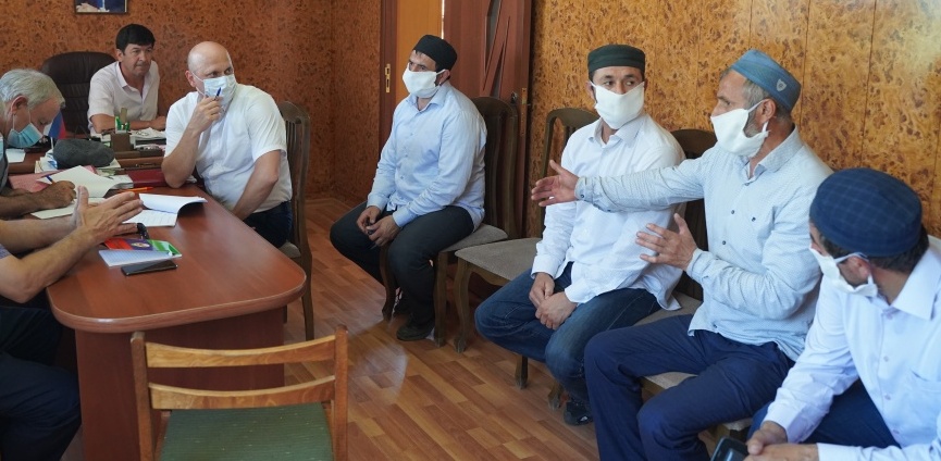 В поселениях Хасавюртовского района, прошли очередные публичные общественные обсуждения  в рамках реализации программы «Формирование комфортной городской среды» на 2022г