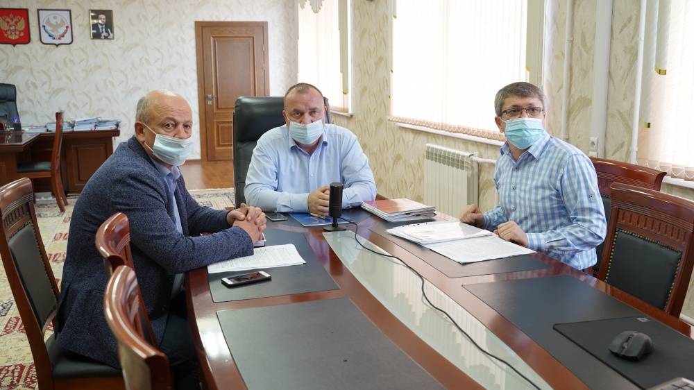 Администрация Хасавюртовского района приняла участие в работе  Правительственного заседания Комиссии   в режиме видеоконференцсвязи под руководством Абдулмуслима Абдулмуслимова