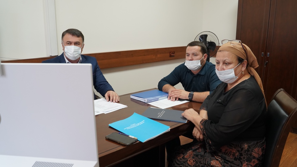 Администрация Хасавюртовского района приняла участие в работе совещания в режиме ВКС под руководством Председателя  Правительства Республики Дагестан Р.Джафарова
