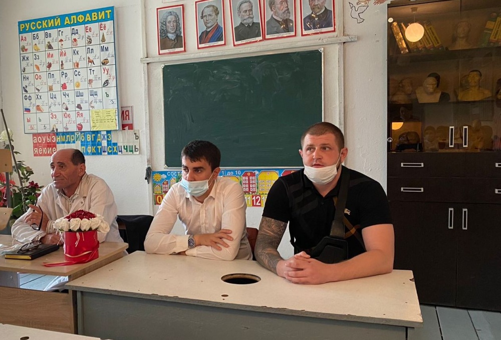 Межведомственная рабочая группа при АТК Хасавюртовского района провела  выездную профилактическую встречу  со школьниками
