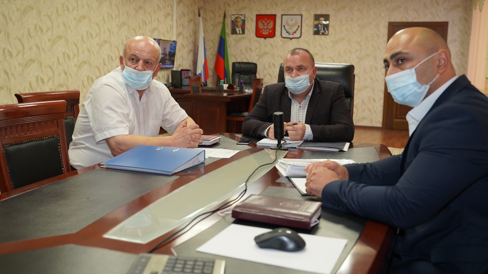 Администрация  Хасавюртовского района приняла участие в работе Правительственного совещания в режиме видеоконференцсвязи под руководством Батыра Эмеева
