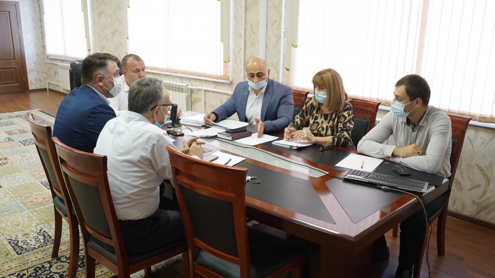 Администрация Хасавюртовского района приняла участие в работе совещания  в режиме видеоконференцсвязи Министерства цифрового развития РД