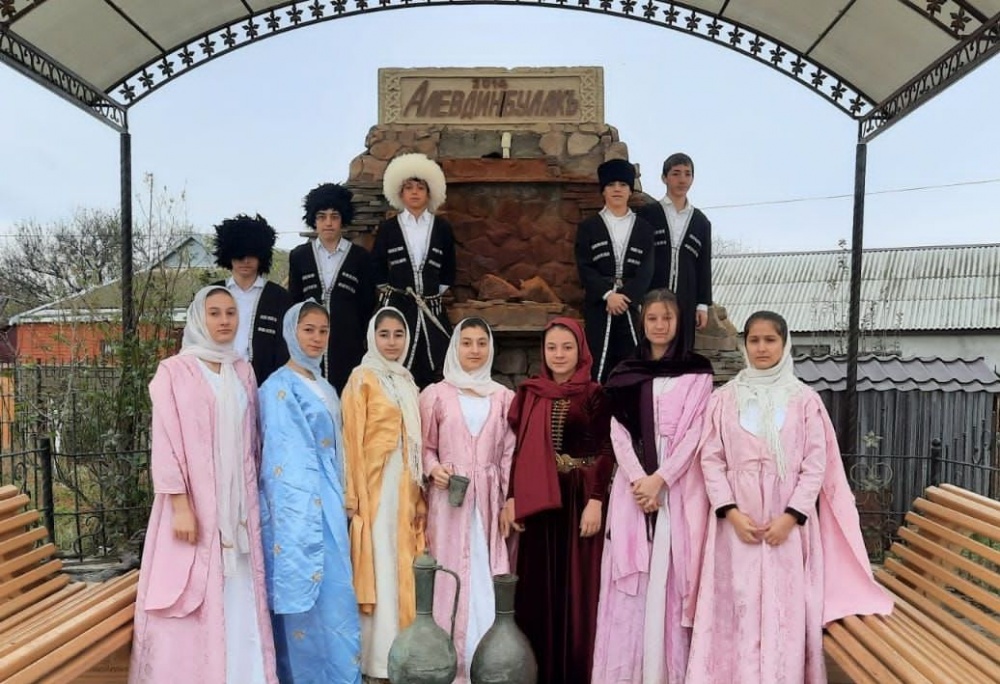В рамках праздничных мероприятий 100 летия ДАССР в Хасавюртовском районе отметили «День дагестанской культуры и языков».