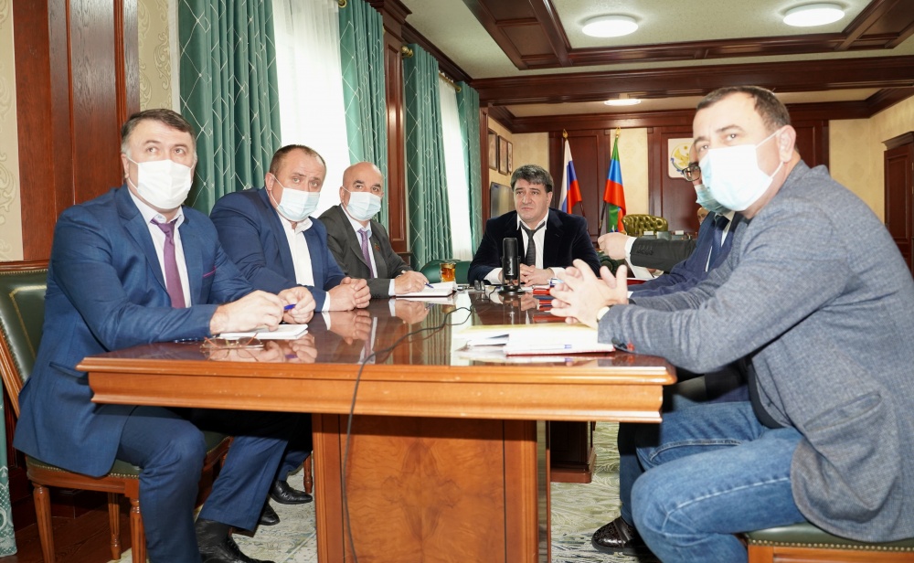 Глава  Хасавюртовского района принял участие в работе Правительственного совещания в режиме видеоконференцсвязи под руководством Сергея Меликова