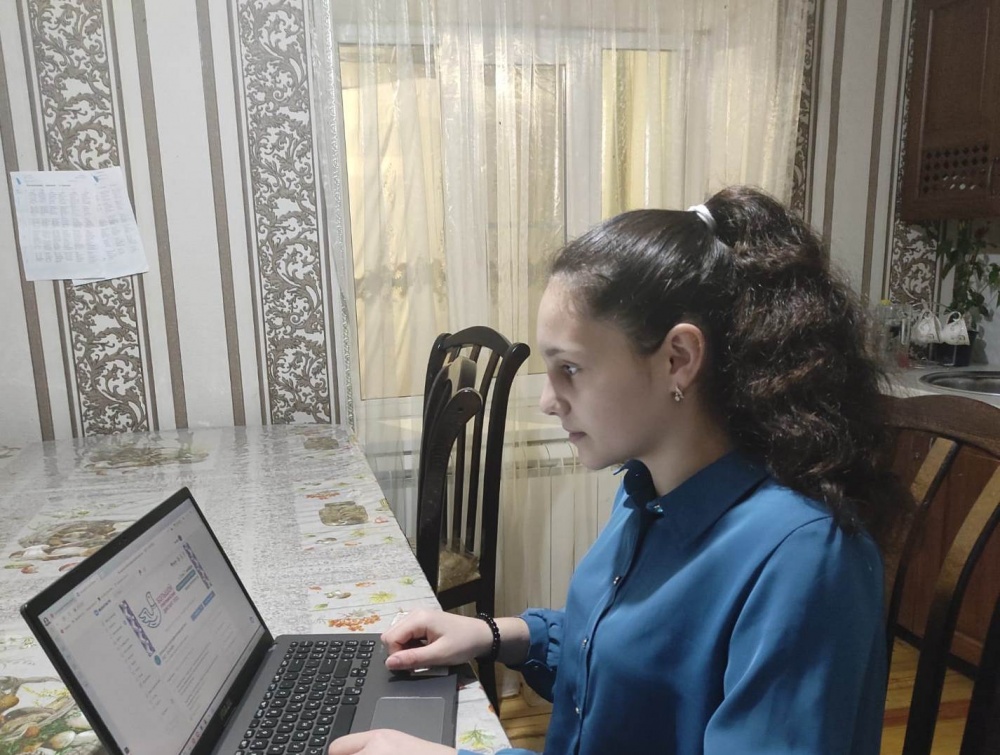 Школьники Хасавюртовского района приняли активное участие в Большом этнографическом  диктанте « Народов много – страна одна!»