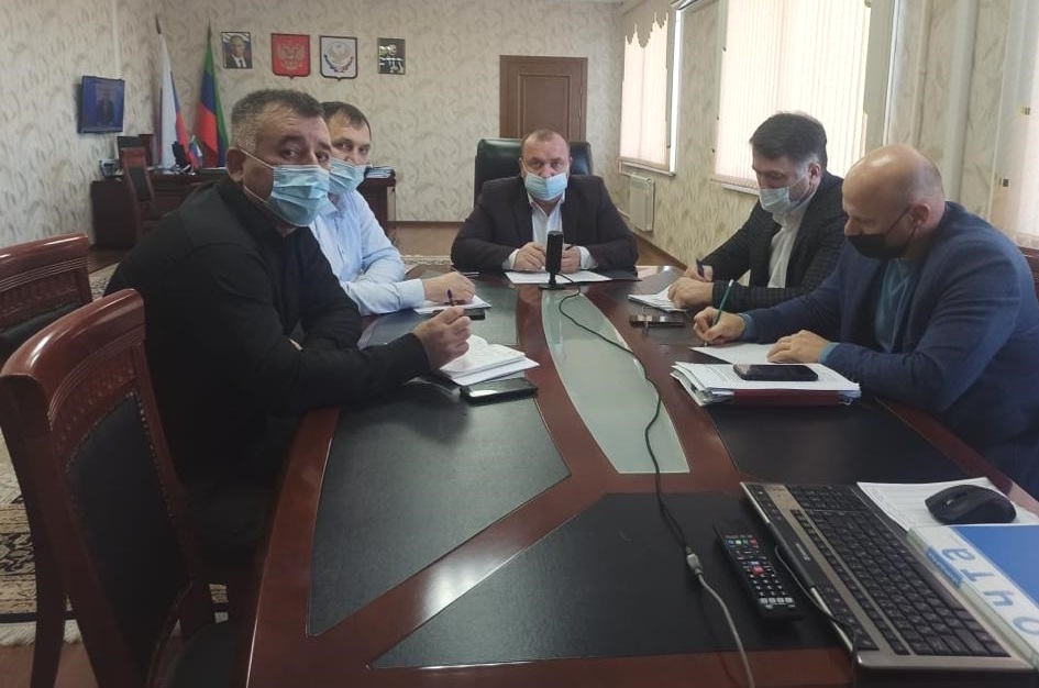 Администрация  Хасавюртовского района приняла участие в работе Правительственного совещания в режиме видеоконференцсвязи под руководством Манвела Мажонца