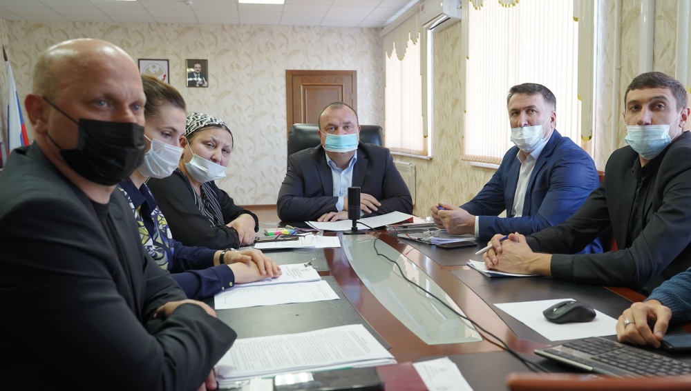 Администрация Хасавюртовского района приняла участие в работе Правительственного совещания в режиме видеоконференцсвязи под руководством Абдулпатаха Амирханова