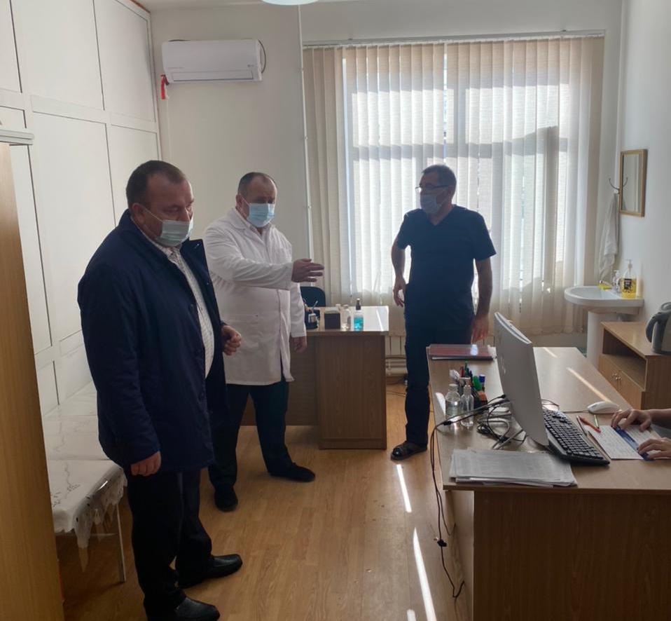 Власти Хасавюртовского района проинспектировали учреждения здравоохранения муниципалитета