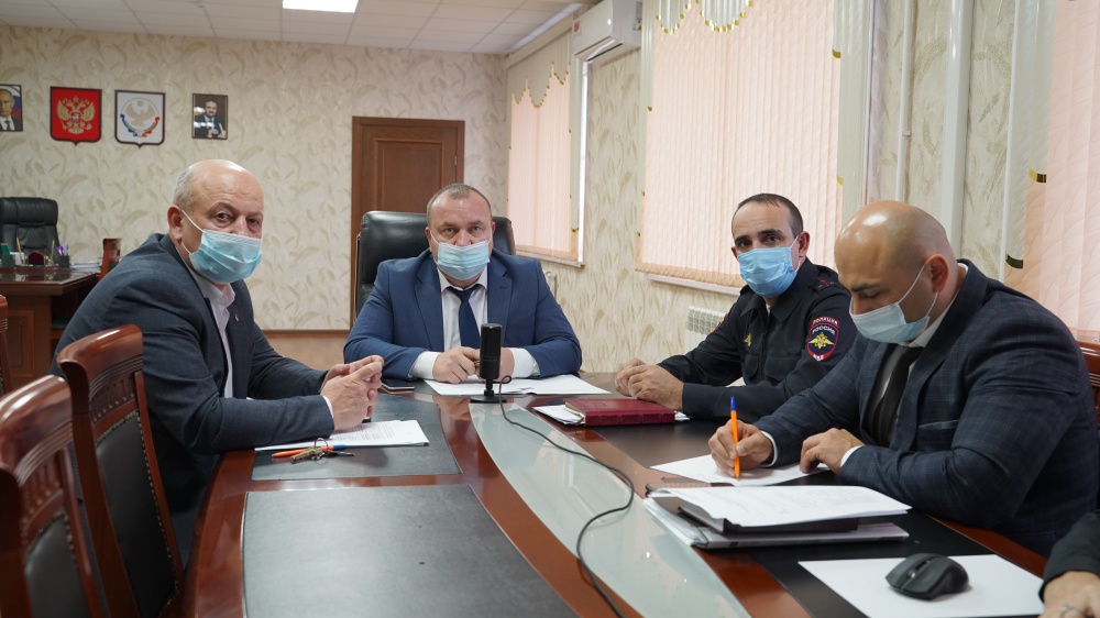Администрация Хасавюртовского района приняла участие в работе заседания Правительственной Комиссии  РД  в режиме видеоконференцсвязи под руководством Сергея Меликова