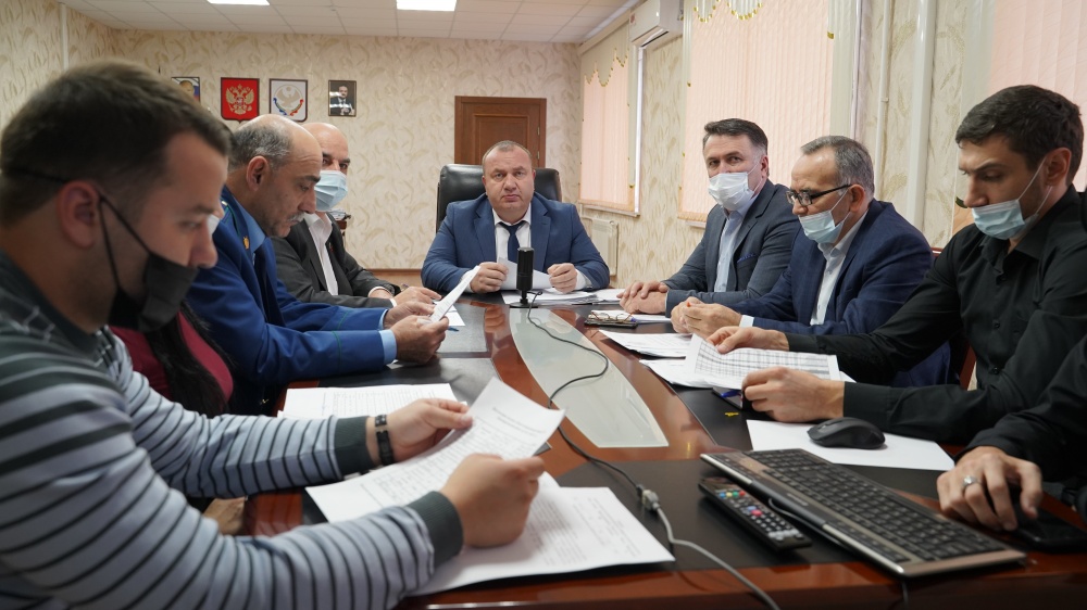 В администрации Хасавюртовского района состоялось очередное   рабочее совещание с главами поселений в режиме ВКС