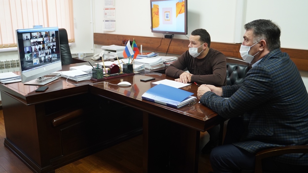Администрация  Хасавюртовского района приняла участие в работе совещания в режиме видеоконференцсвязи Агенства по предпринимательству и инвестициям РД