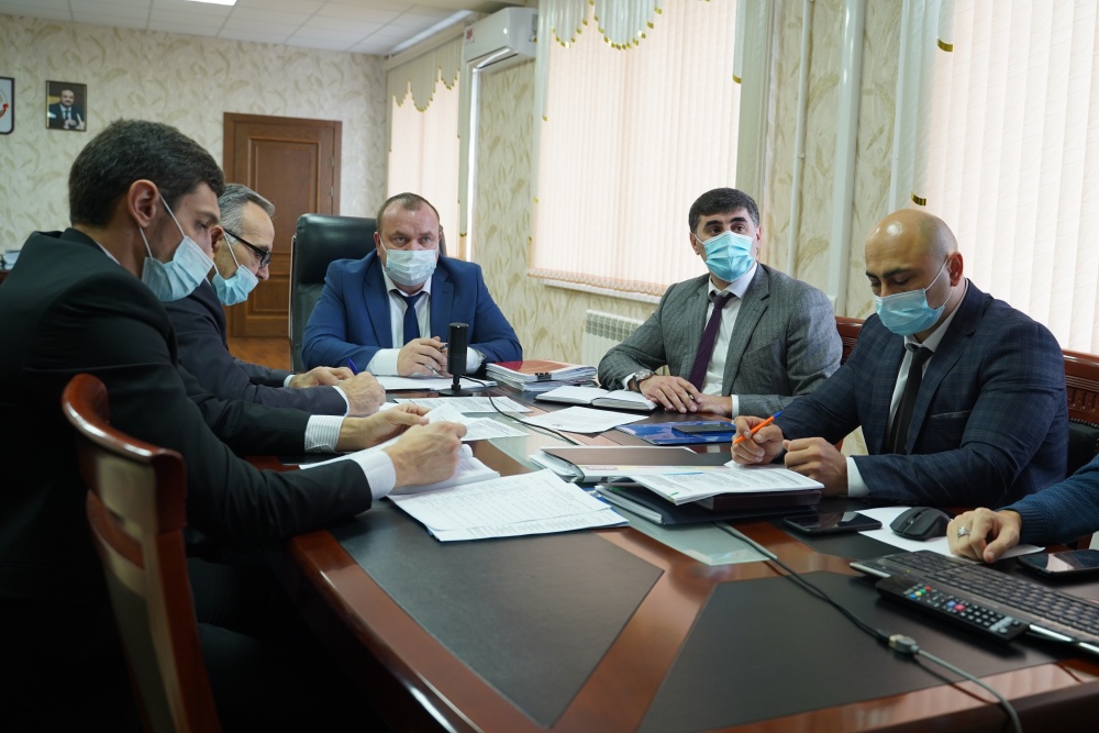 Администрация  Хасавюртовского района приняла участие в работе Правительственного совещания  в режиме видеоконференцсвязи под руководством Сергея Меликова