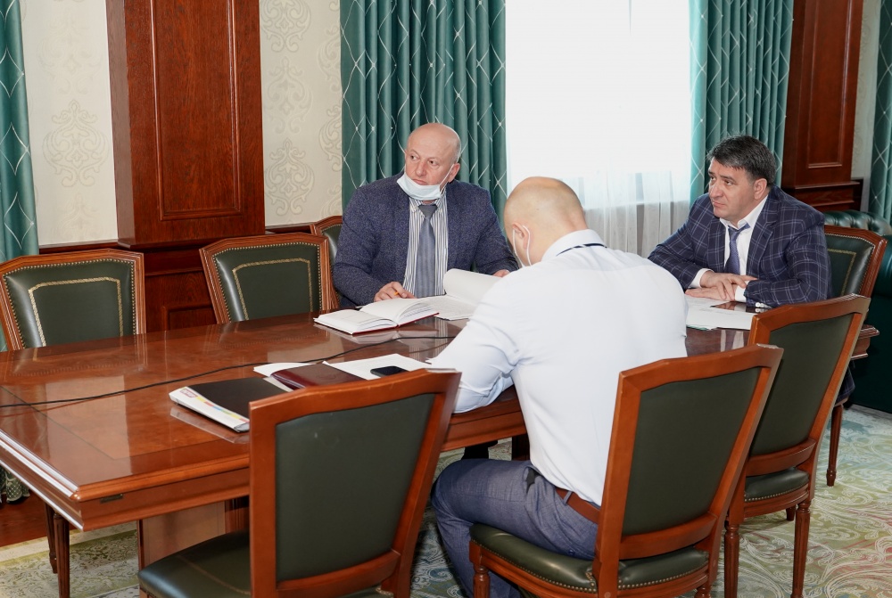 Глава  Хасавюртовского района принял  участие в работе  заседания Антитеррористической комиссии в РД  в режиме видеоконференцсвязи под руководством Сергея Меликова