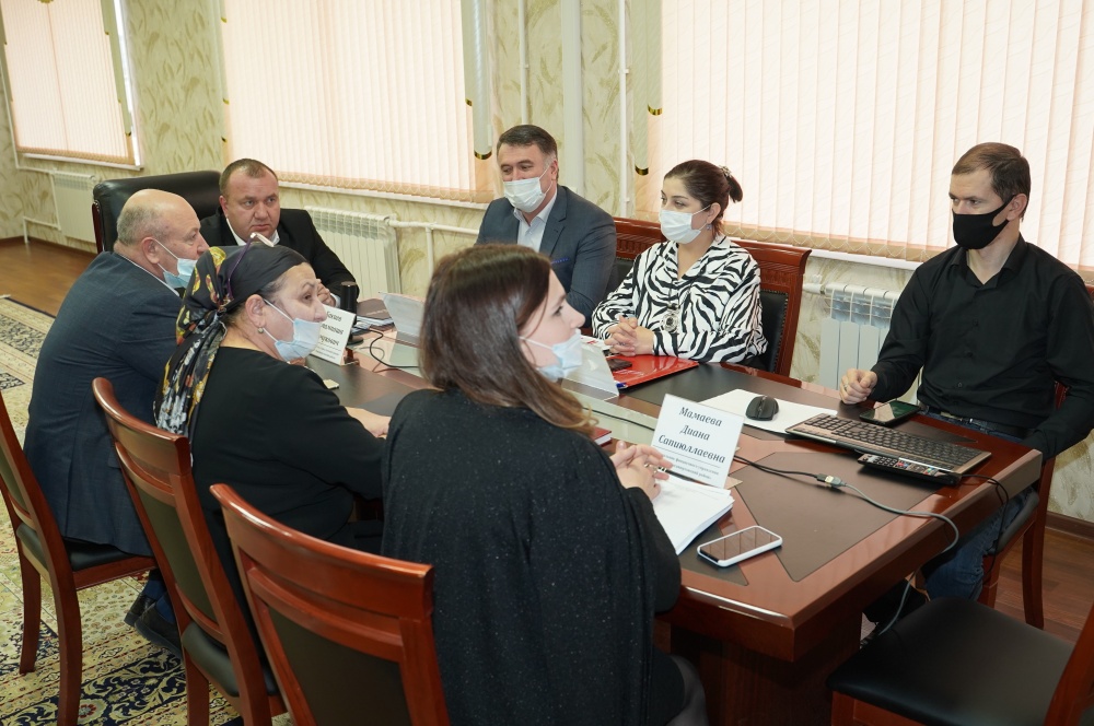 В администрации Хасавюртовского района в ходе совещания  с главами поселений в режиме ВКС обсудили эпидемиологическую ситуацию и ход вакцинации в муниципалитете