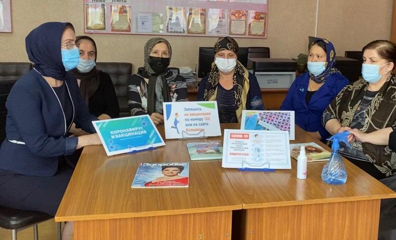 Работники культуры и библиотекари Хасавюртовского района призвали жителей привиться и защитить свое здоровье