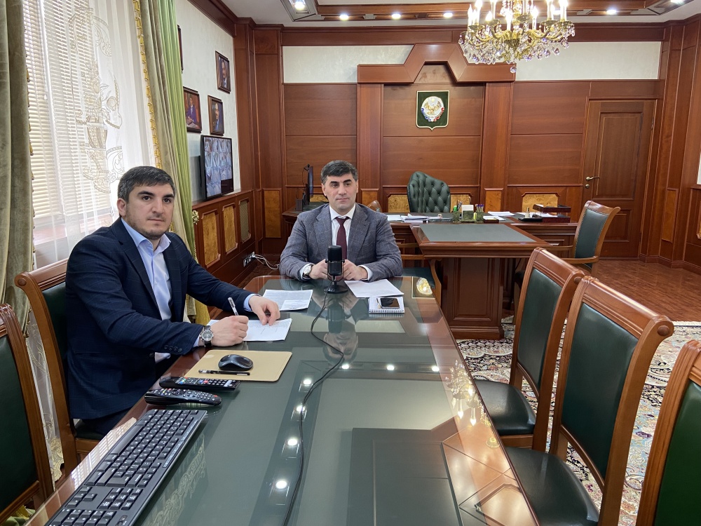 Руководство управления образования Хасавюртовского района провела рабочее совещание с директорами школ  в режиме ВКС