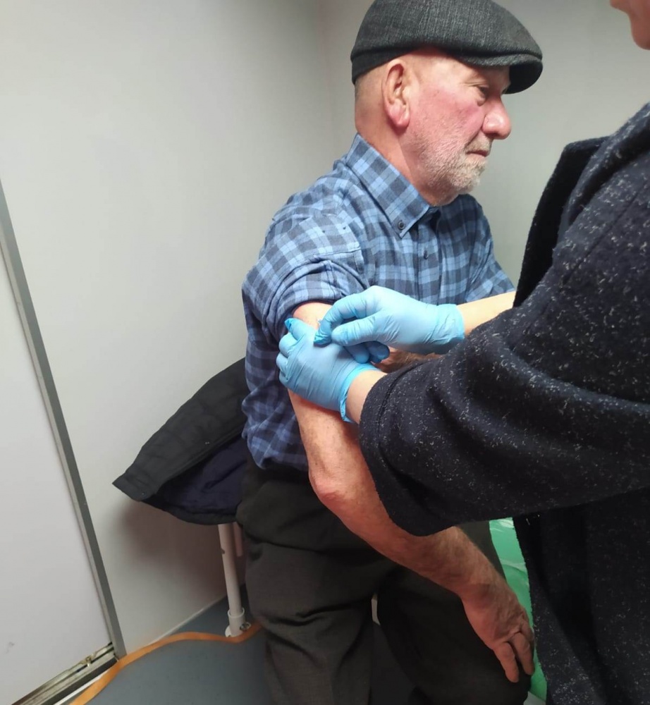 В Хасавюртовском районе семья Муцалхановых – ветераны  труда  прошедшие  вакцинацию призвали  жителей и людей старшего поколения привиться от коронавирусной инфекции