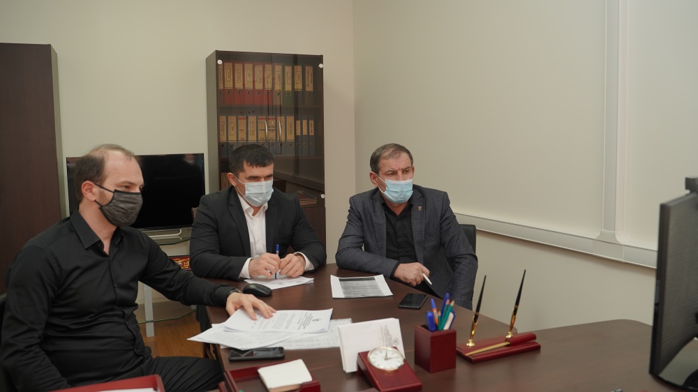 Администрация Хасавюртовского района приняла участие в работе совещания  Министерства по туризму и народным промыслам РД  в режиме видеоконференцсвязи
