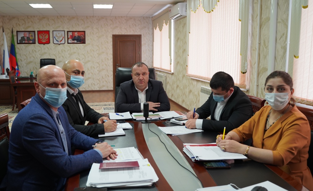 Администрация Хасавюртовского района приняла участие в работе заседания Правительственной Комиссии   в режиме видеоконференцсвязи под руководством Манвела Мажонца