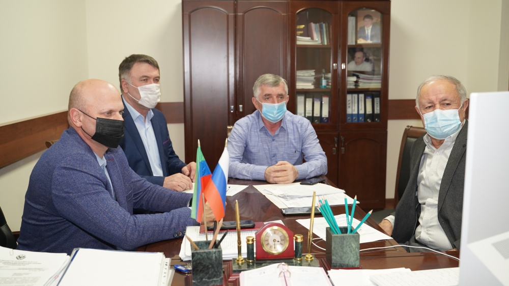 Администрация Хасавюртовского района приняла участие в работе совещания в режиме видеоконференцсвязи Государственной жилищной инспекции РД