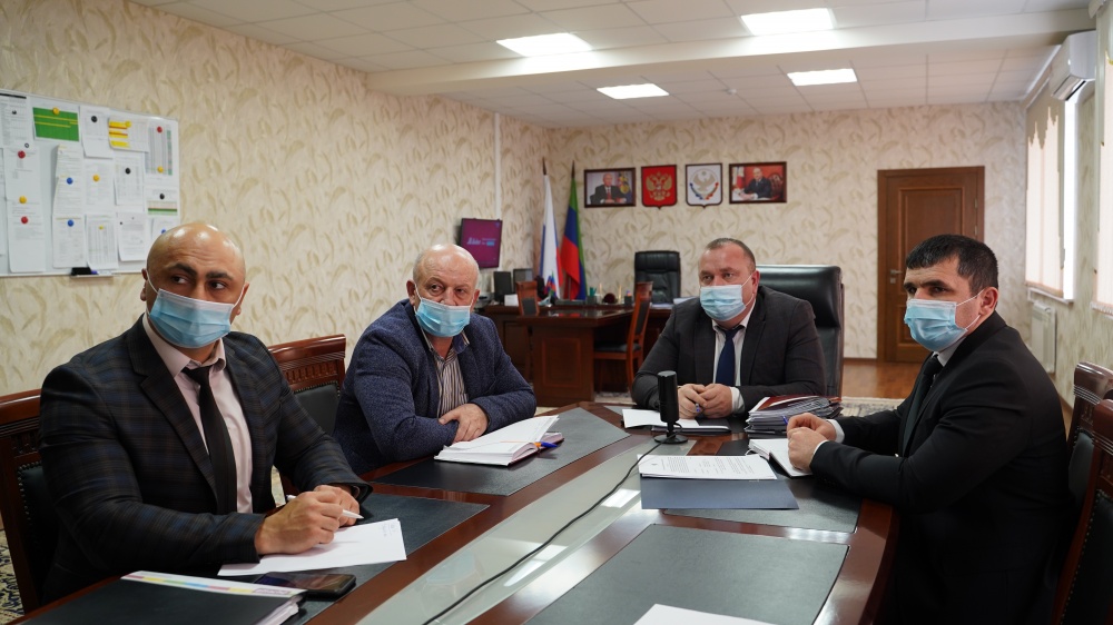 Администрация  Хасавюртовского района приняла  участие в работе Правительственного совещания в режиме видеоконференцсвязи под руководством Сергея Меликова