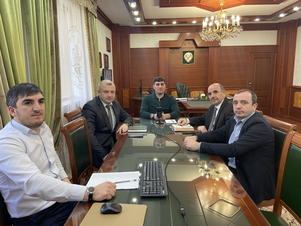 В РУО Хасавюртовского района прошло очередное рабочее совещание с директорами школ в режиме ВКС