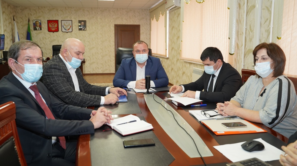 Администрация Хасавюртовского района приняла участие в работе совещания в режиме видеоконференцсвязи Министерства культуры РД